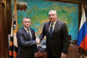 Дмитрие Рогозин салутэ релуаря активитэций ын форматул «5+2»