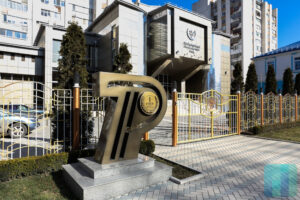 Де че а крескут доларул?