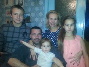 Дансынд пе друмул вьеций…