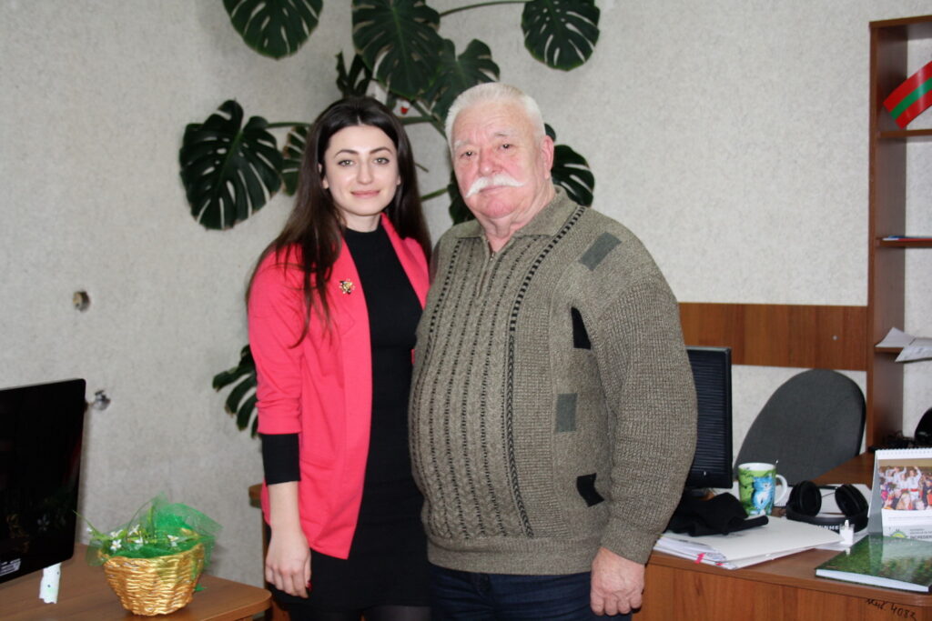 Ун пас ын плус ыць путя рэпи вяца