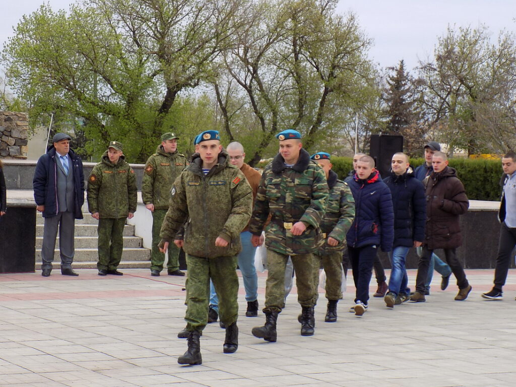 Мерг бэеций ла арматэ