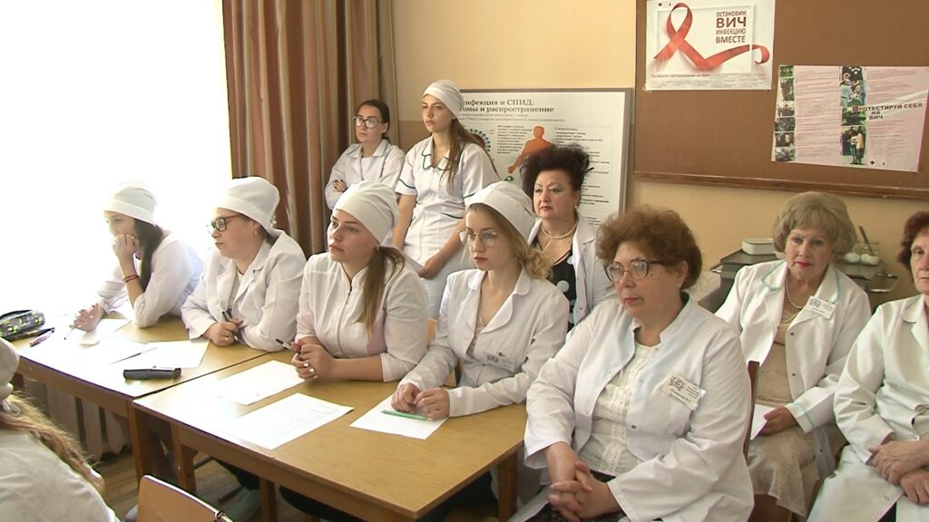 Те привеште! Ыл привеште пе фиекаре!  Тестязэ-те ла ХИВ!