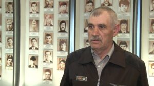 «Дин чинч копий ам рэмас доар дой»