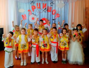  Примэвара, ынтымпинатэ ку вое бунэ