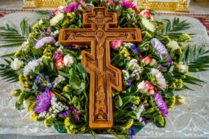 Сэ ынэлцэм ку тоций Сфынта Круче
