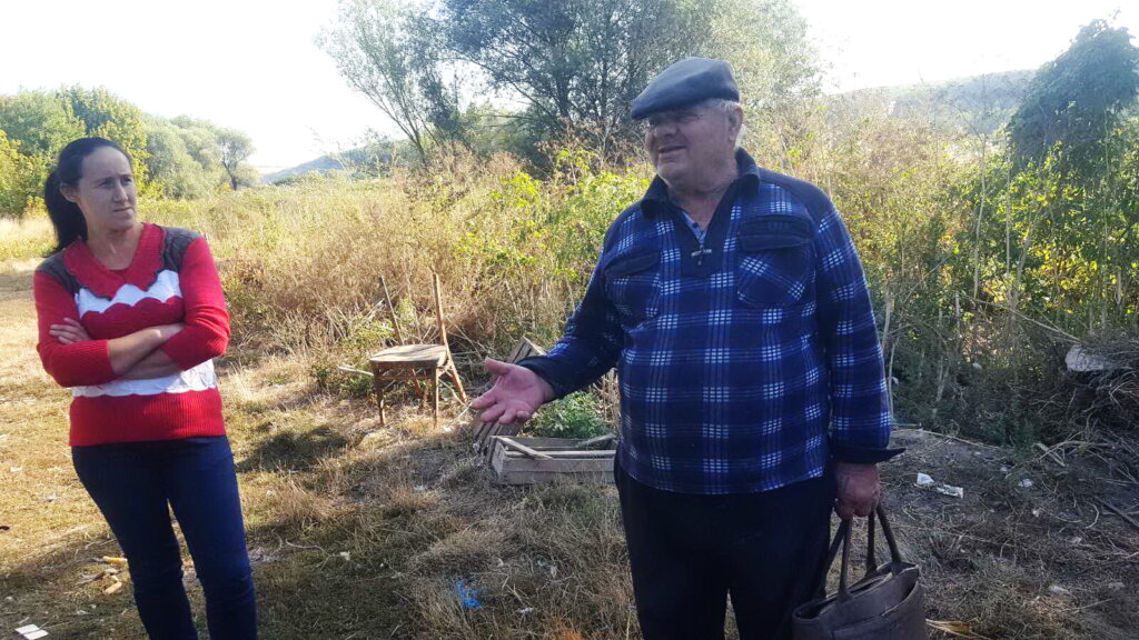 Ши аколо есте луминэ