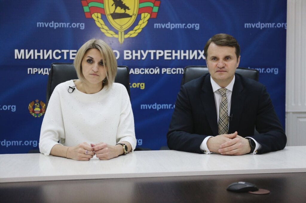Болнавий ку ковид-19, фэрэ симптоаме, се тратязэ акасэ