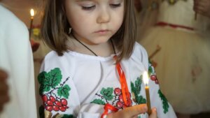 Лиништя вине дин суфлет, лумина – дин инима фиекэруя