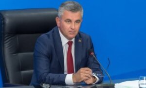 «Требуе сэ мерӂем ынаинте»