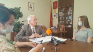 О ноуэ ӂенерацие де студенць