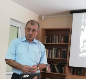 Прин ефортурь комуне, путем опри рэспындиря СИДА