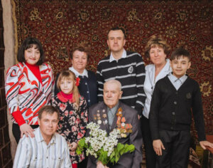 Династие де педагоӂь ку о историе де песте 300 де ань