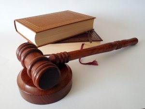 Май мулте дрептурь, май пуцине конфузий…