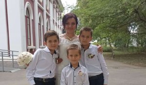 О екипэ акасэ ши пе арена мондиалэ