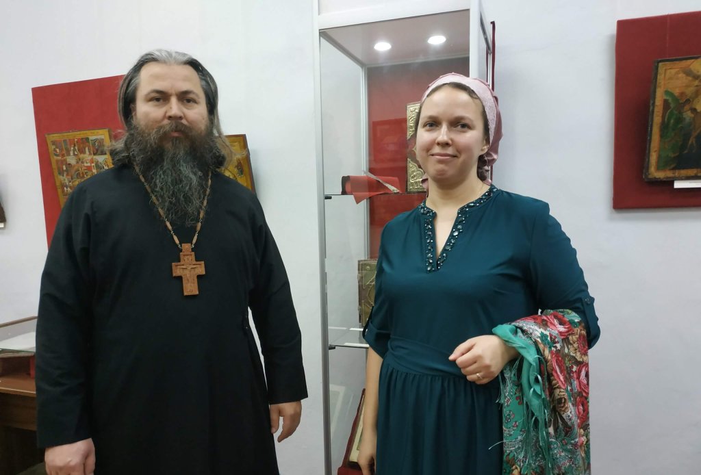 Експозицие де икоане ши кэрць бисеричешть