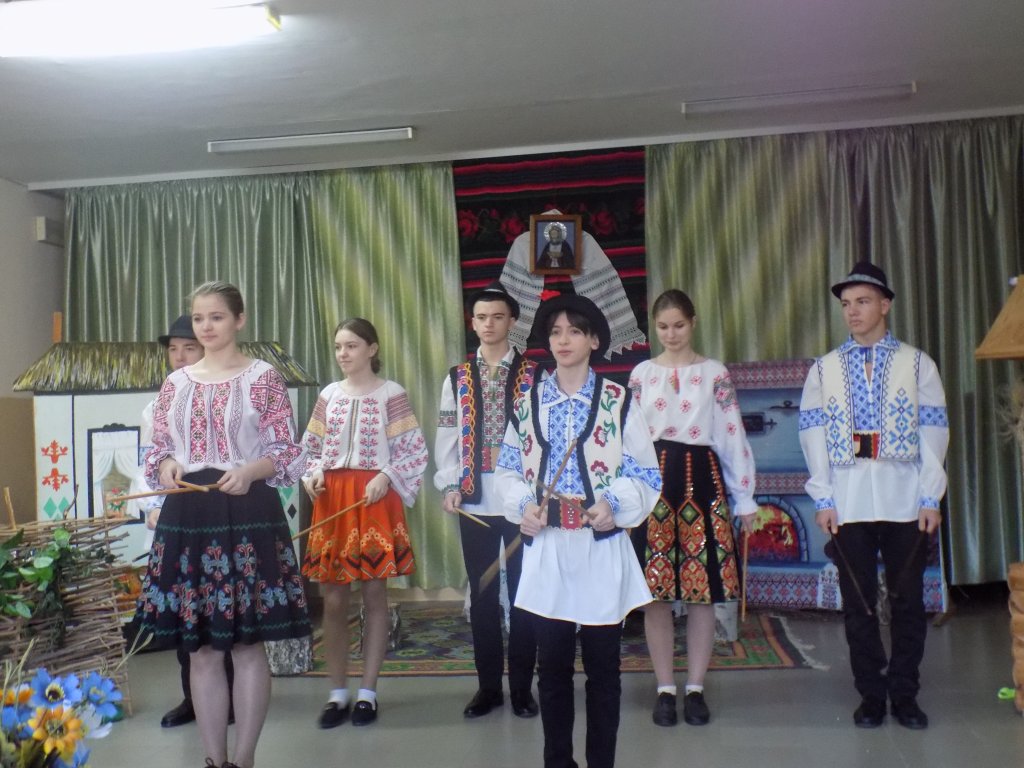 Пэстрэм лумя минунатэ а артей популаре