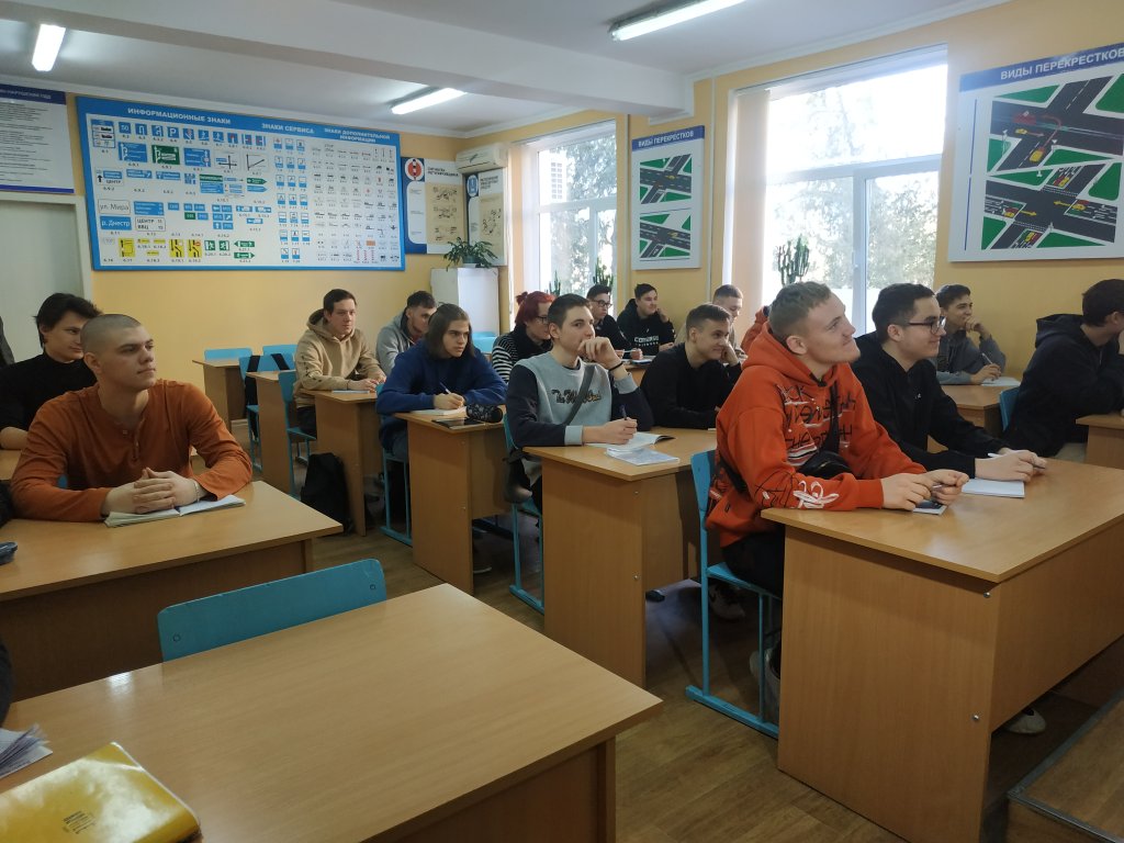 Професий нечесаре пе пяца мунчий