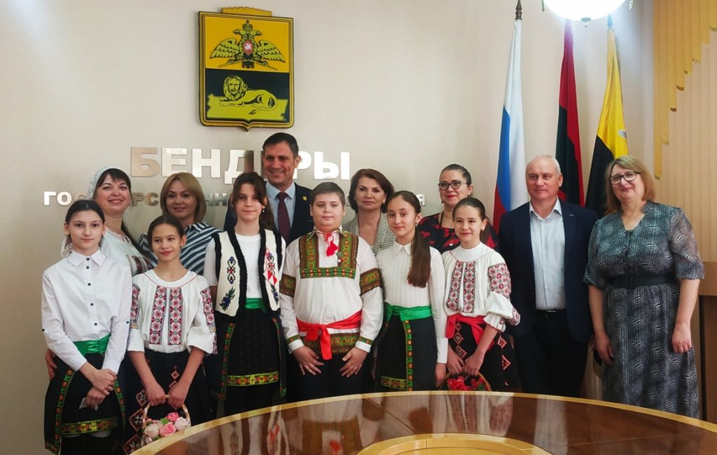 Атмосферэ плинэ де мистер ши басм