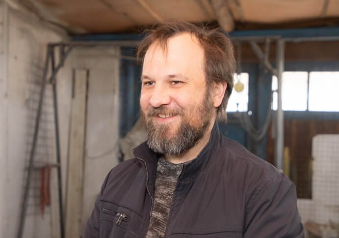 Талентат прин мунка са Ынвешничеште клипа