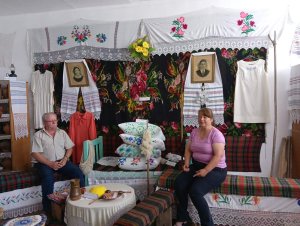 Де ла хыртие, ла рубин ши спре диамант…