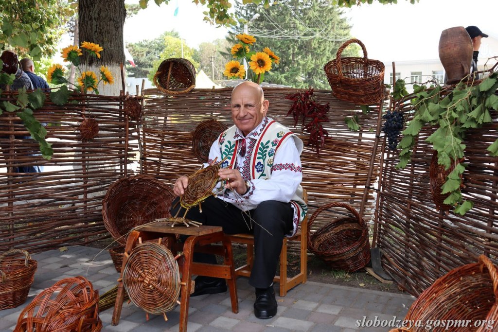 «Ничодатэ ну есте тырзиу сэ ынвець»