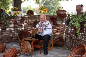«Ничодатэ ну есте тырзиу сэ ынвець»