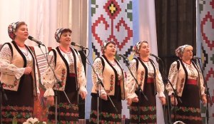 35 де ань рэпеште суфларя спектаторулуй
