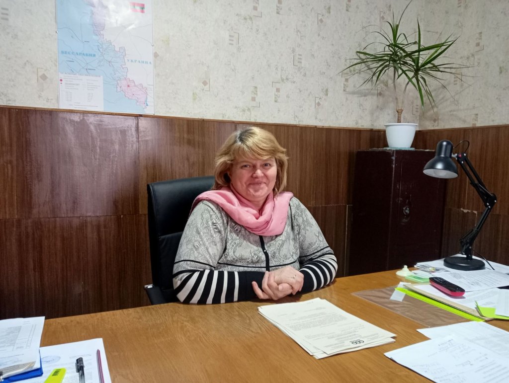 Ын мыниле думняей е о господэрие ынтрягэ