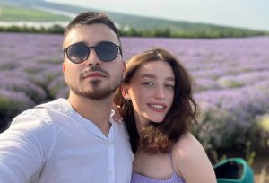 О авентурэ ла Гоян: ын нуанце де виолет
