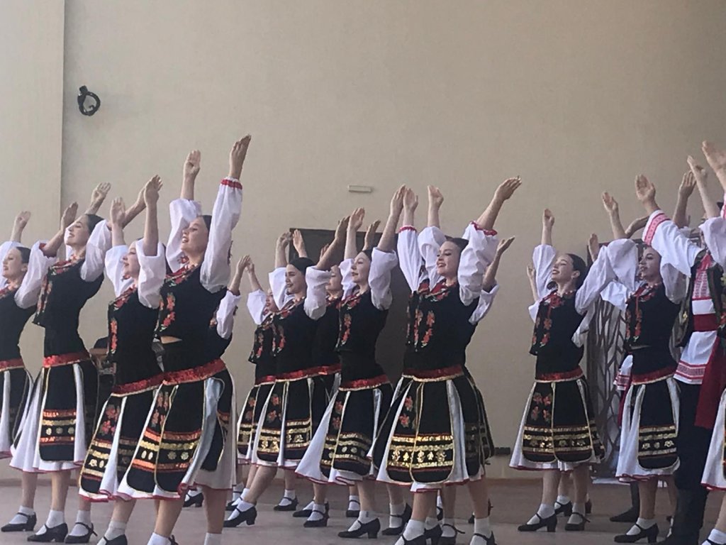 Слобозия -де ла ориӂинь пынэ ын зи де сэрбэтоаре