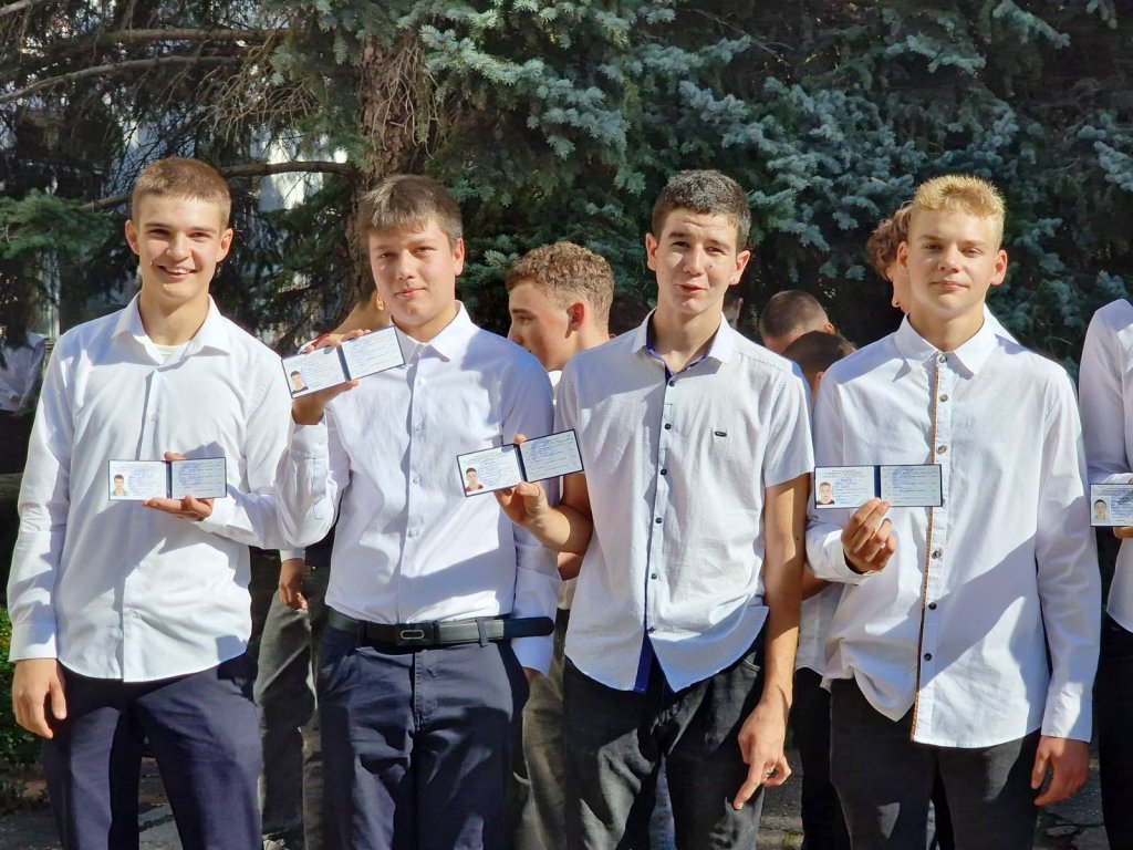 Скрисоаре дин трекут, скрисоаре кэтре виитор