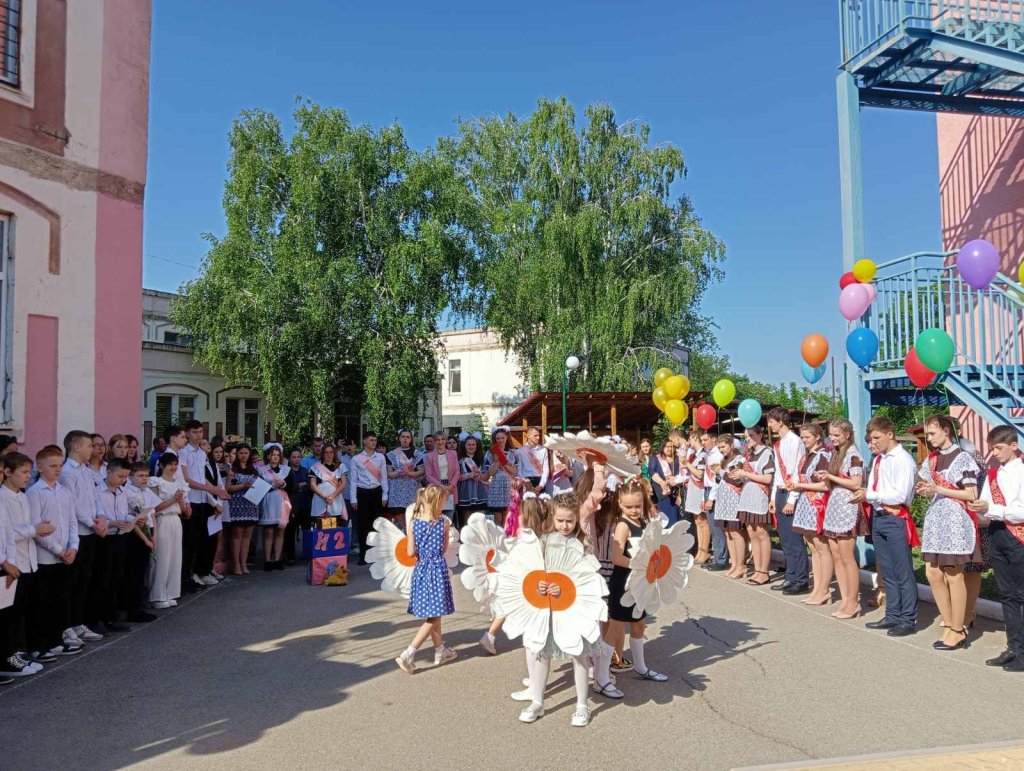 О вырстэ микэ, дар конвингэтоаре!