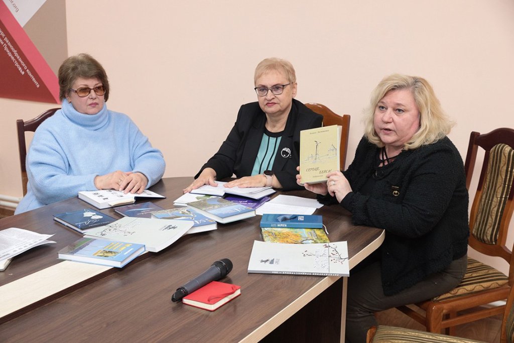 30 де ань де збучум ши креацие