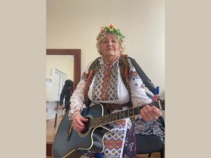 Фемея ку китара