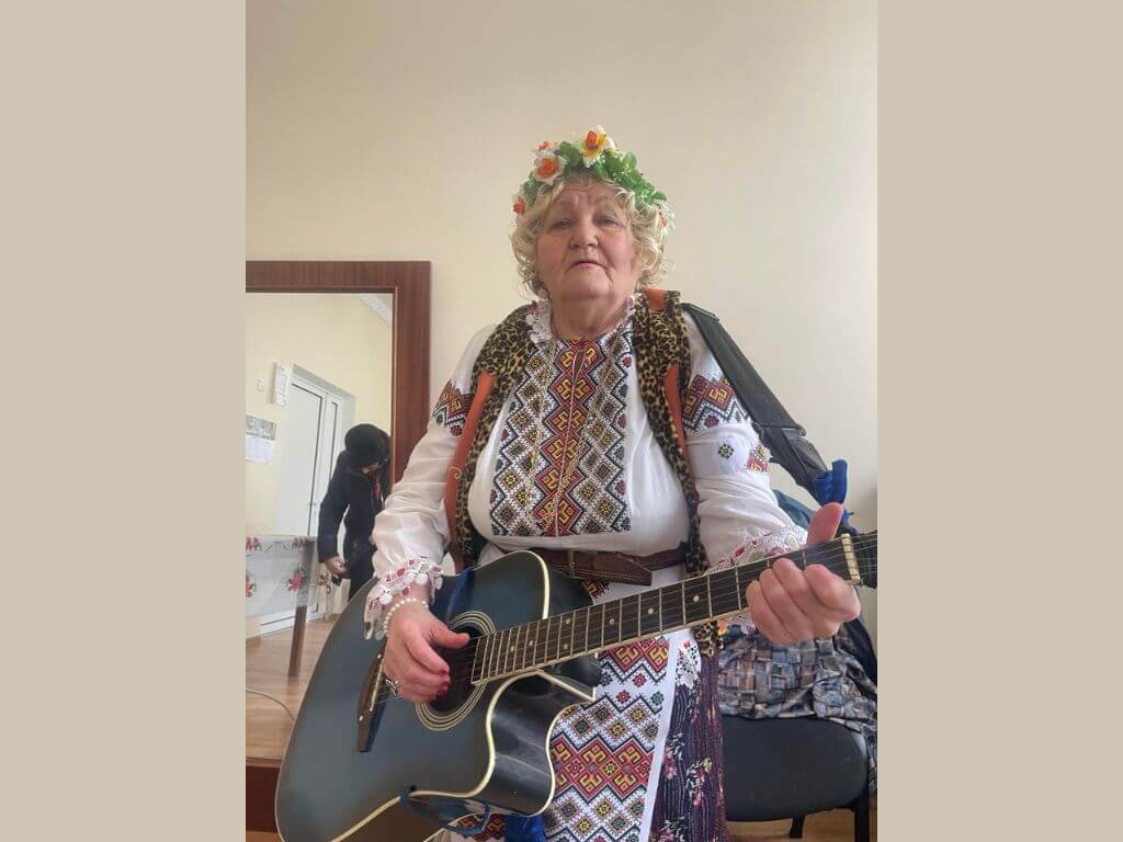 Фемея ку китара