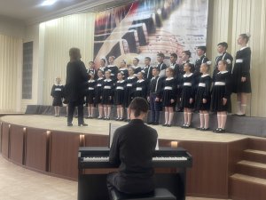 Песте 550 де вочь ла унисон!