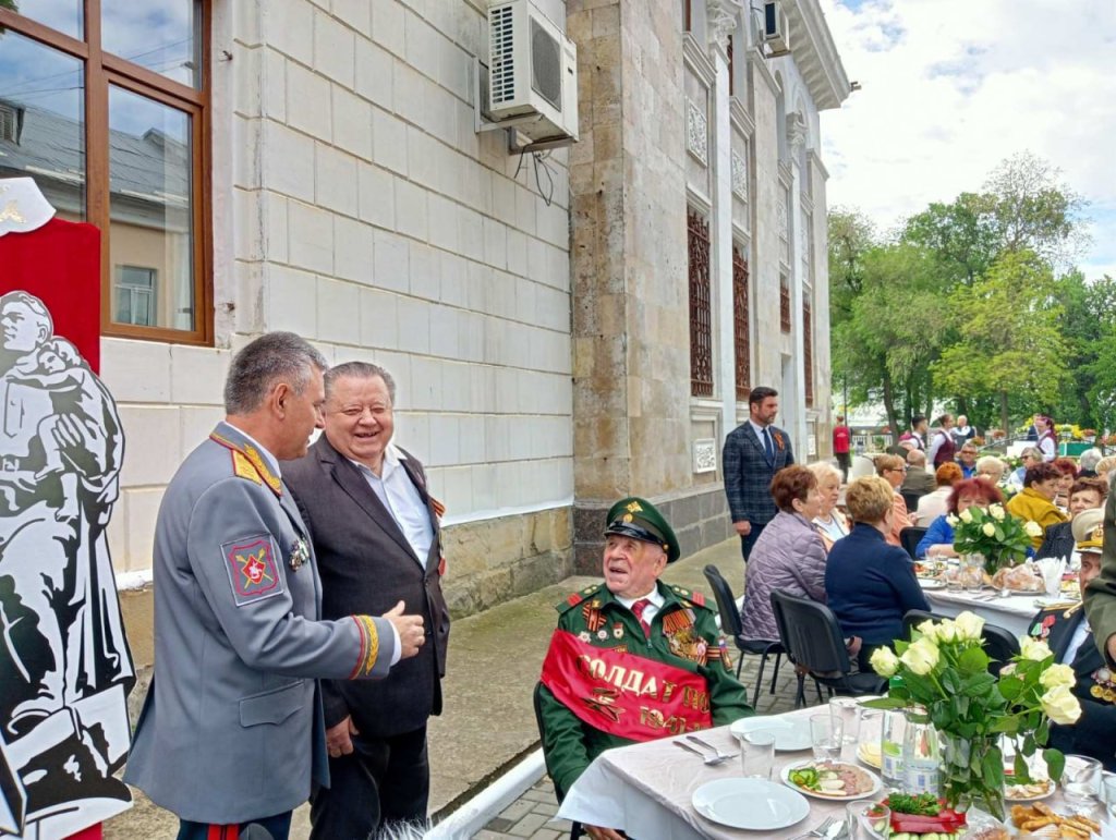 100 де граме остэшешть