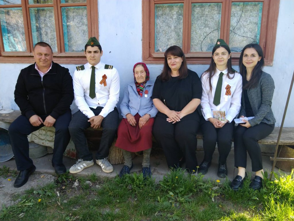 Ындурынд амарул ынкэ дин копилэрие