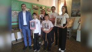 Верига динтре ерь, азь ши мыне
