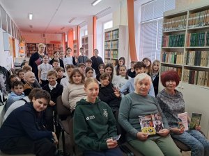Доуэ лимбь ымплетите ынтр-о сингурэ повесте