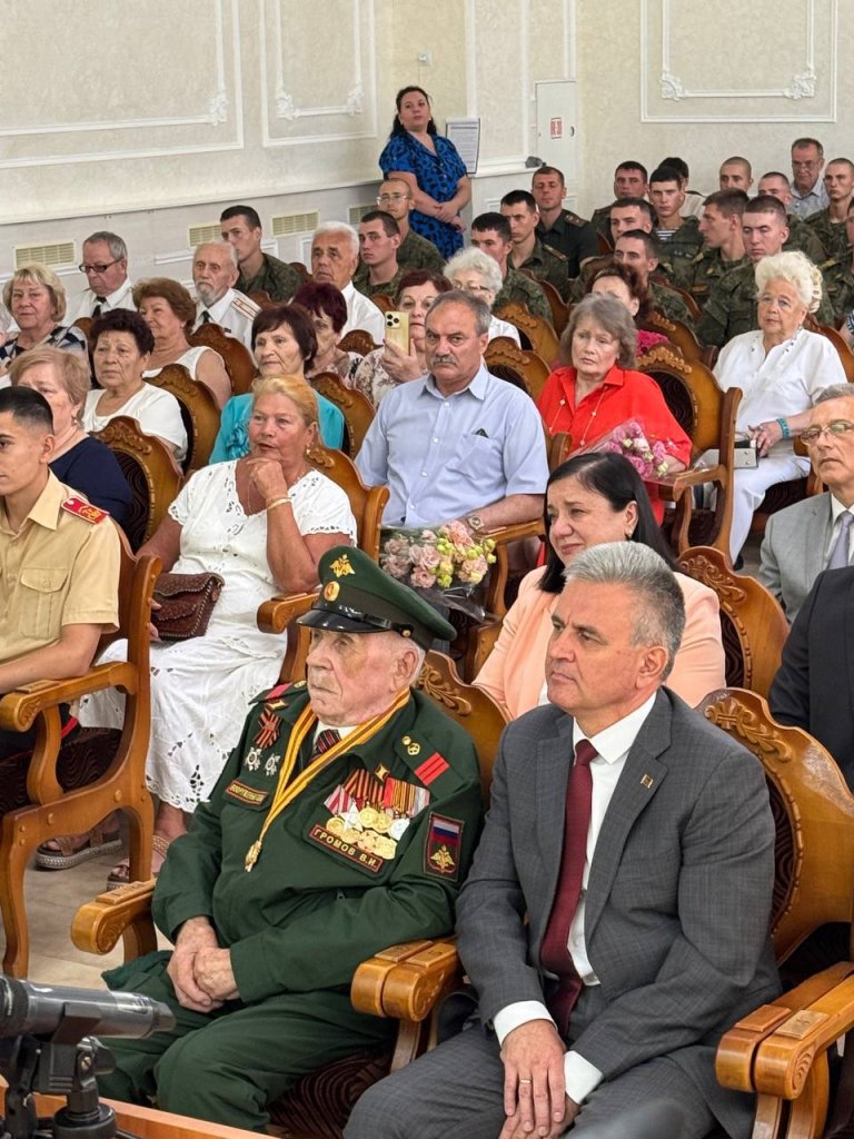 100 де ань ай лежендарулуй Владимир Громов