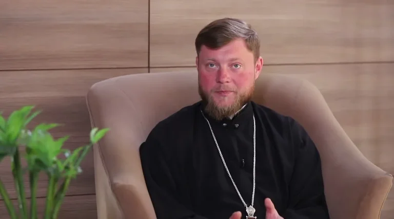 Ынтре штиинцэ ши крединцэ